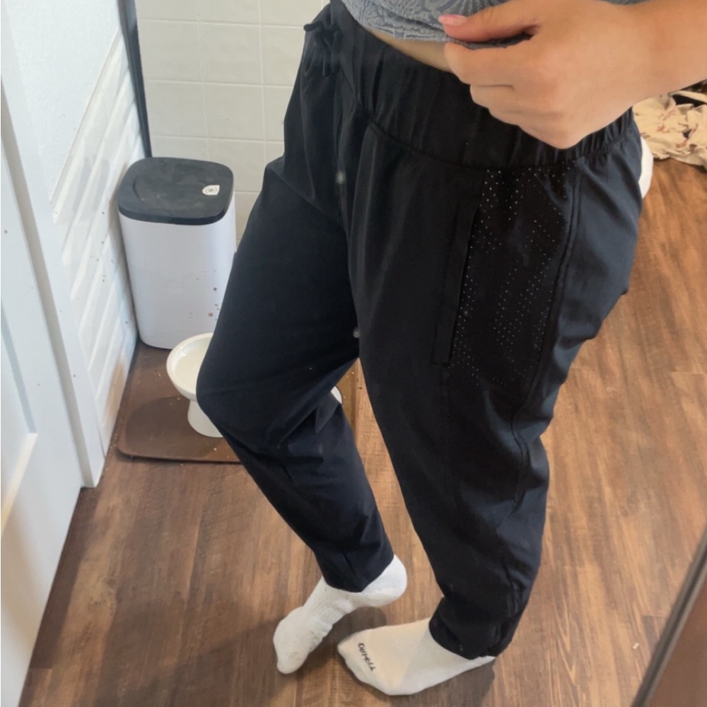 under armor joggers (fit and look the same as lulu dance studio pants) size S